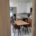 Modh Centre - Modern Design Oasis Патра