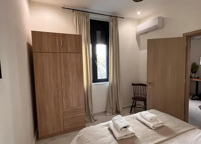 Modh Centre - Modern Design Oasis * Patras