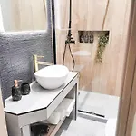 Modh Centre - Modern Design Oasis * Patras