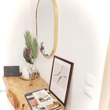 Modh Centre - Modern Design Oasis باترا